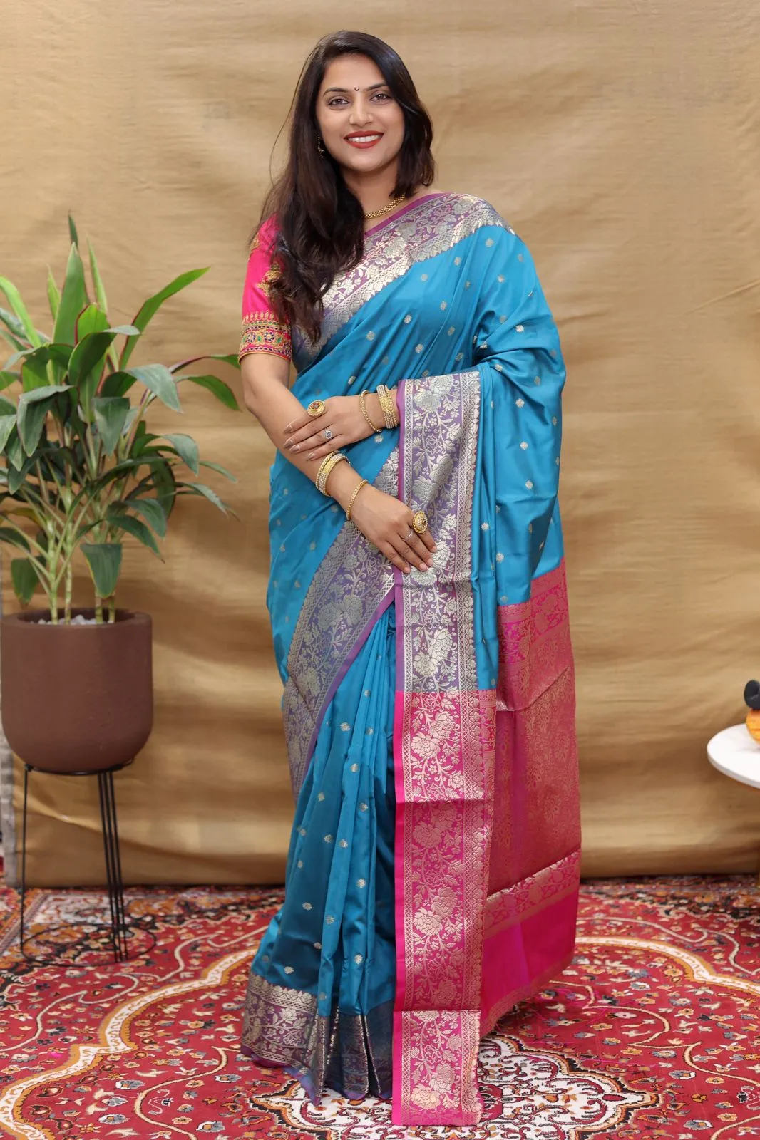 Glittering Firozi Soft Banarasi Silk Saree With Flamboyant Blouse Piece