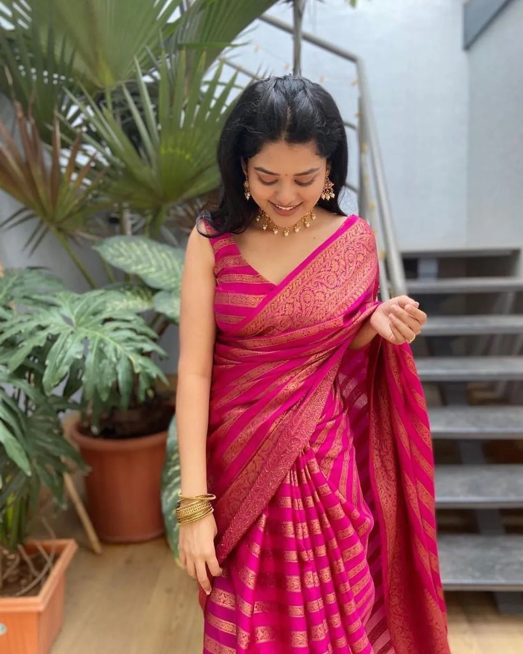 Glowing Pink Soft Silk Saree With Groovy Blouse Piece