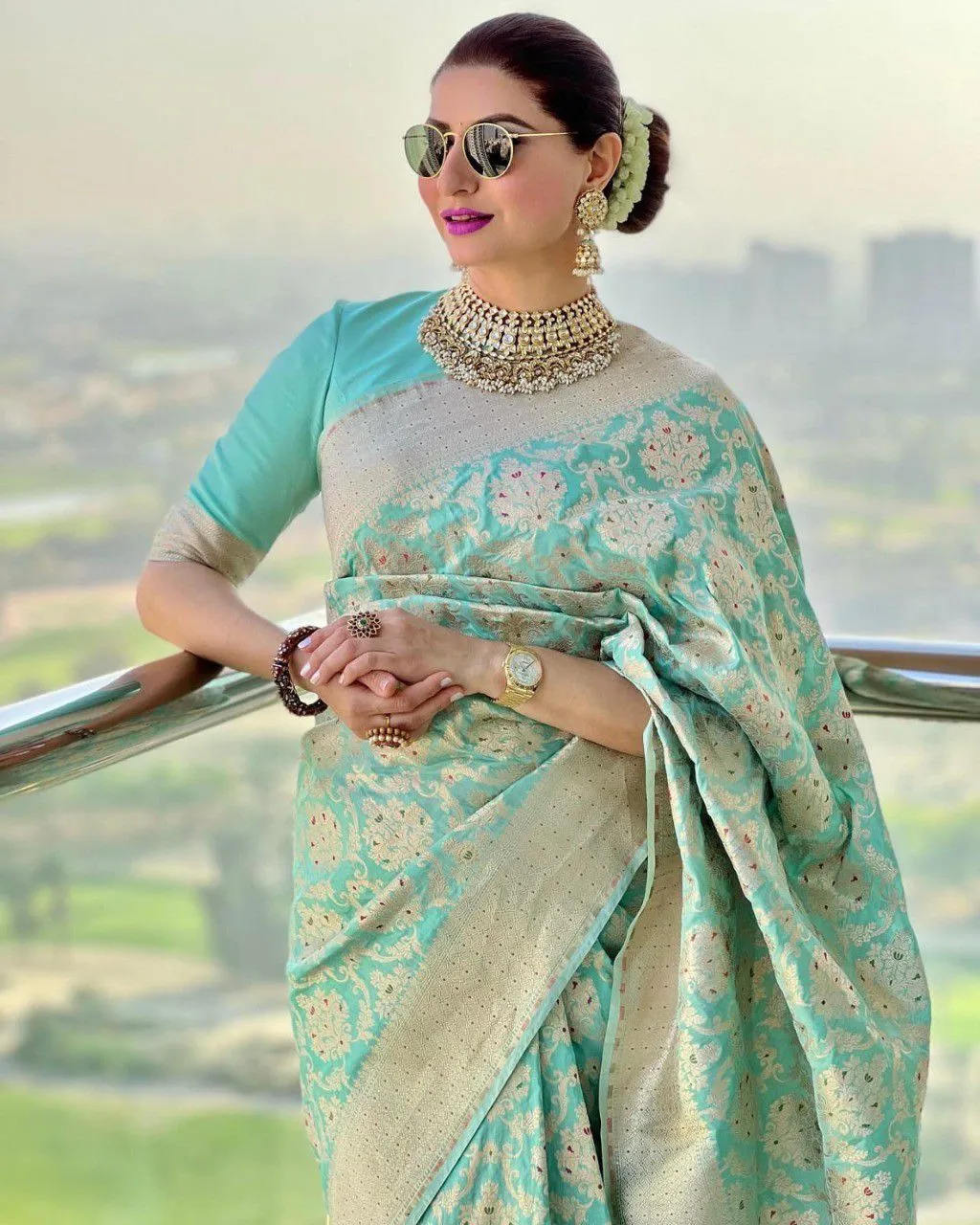 Glowing Sea Green Soft Silk Saree With Smart Blouse Piece