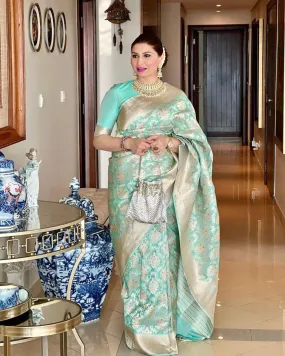 Glowing Sea Green Soft Silk Saree With Smart Blouse Piece