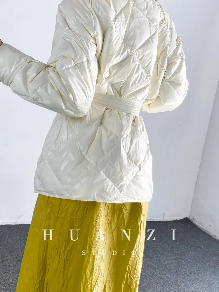 Huanzi custom Korean version loose waist tie white down jacket - Kara