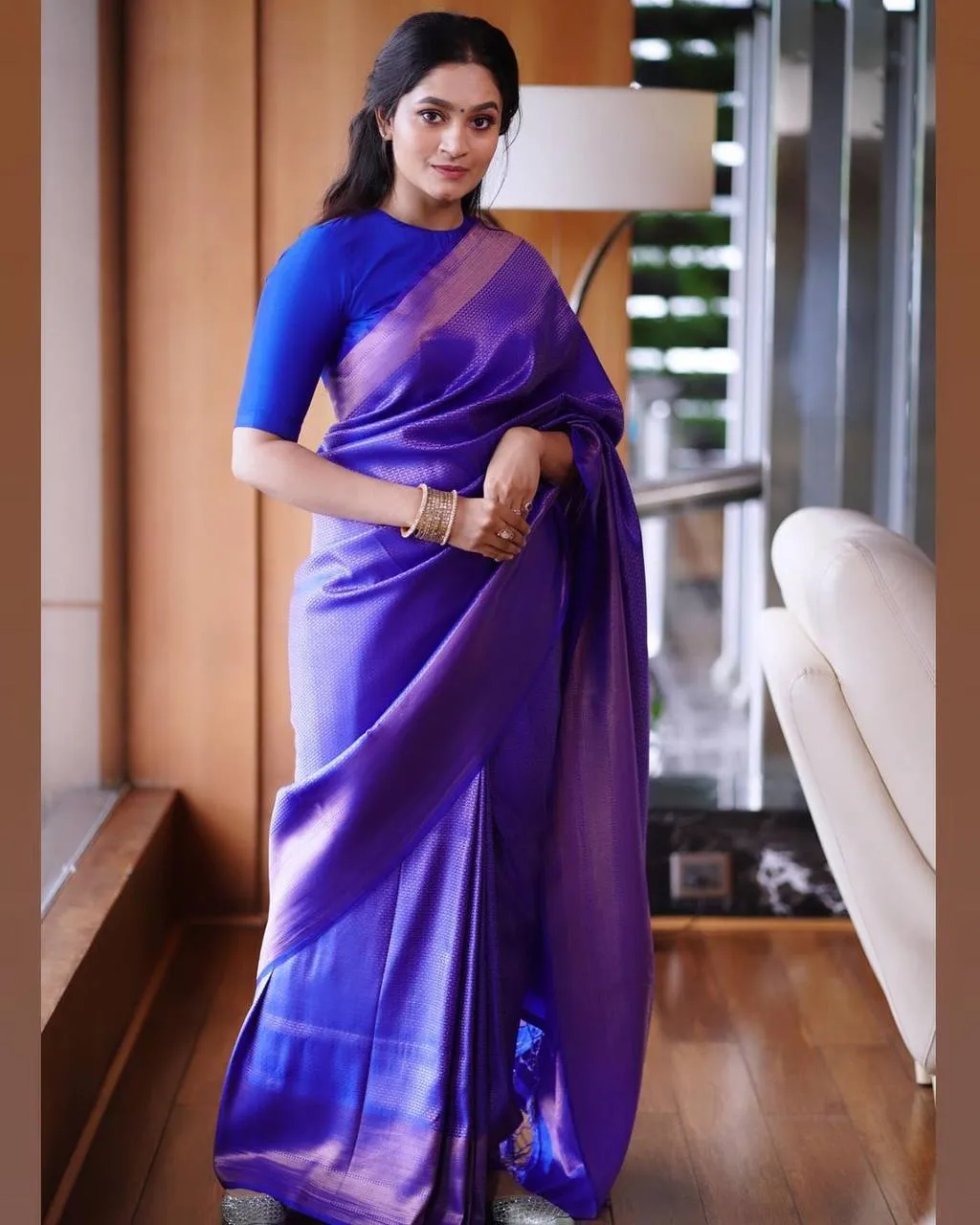 Inspiring Blue Soft Banarasi Silk Saree With Entrancing Blouse Piece