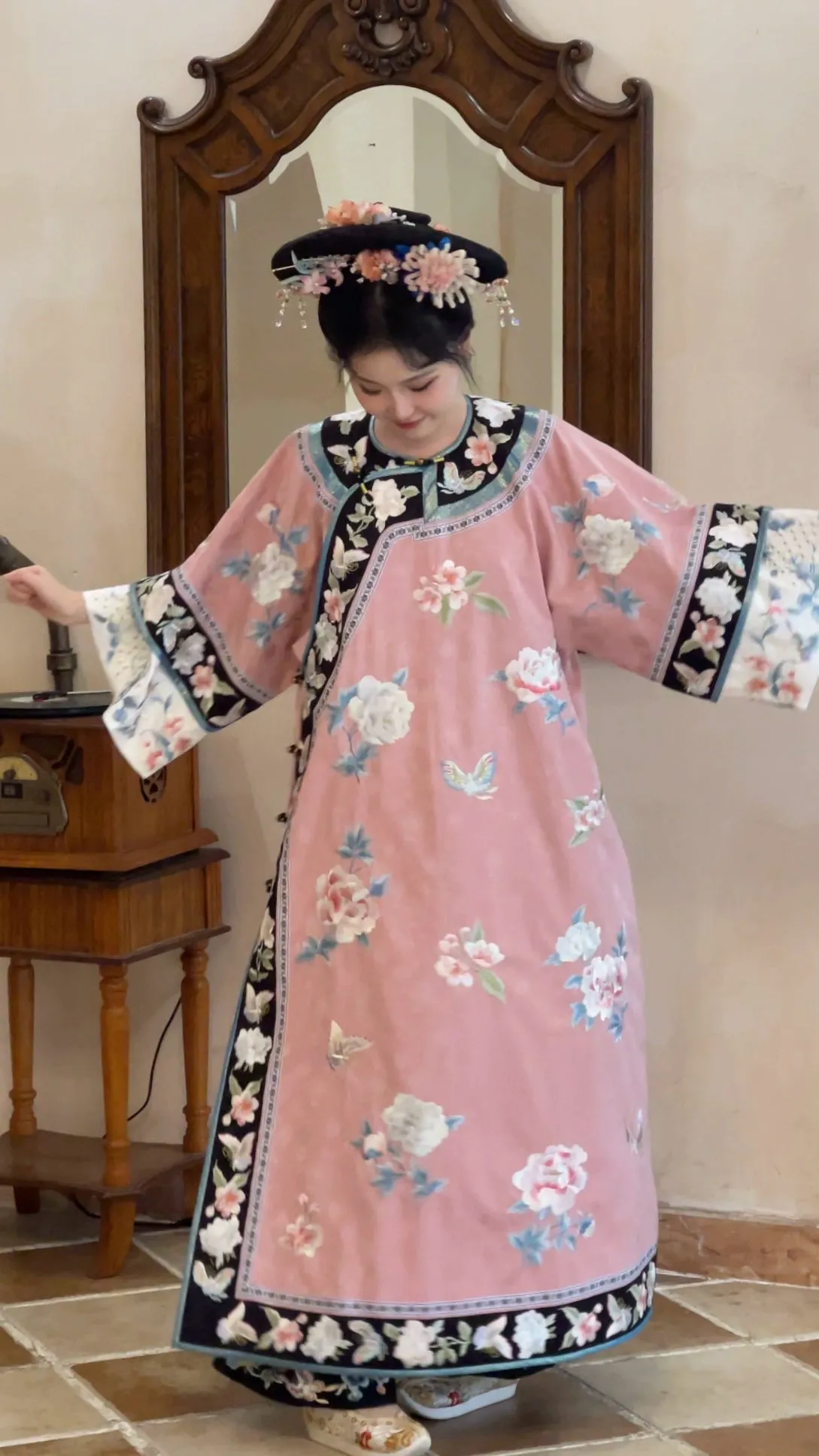 Qing Mei 青梅 Green Plum Qing Dynasty Changyi Dress & Majia Set