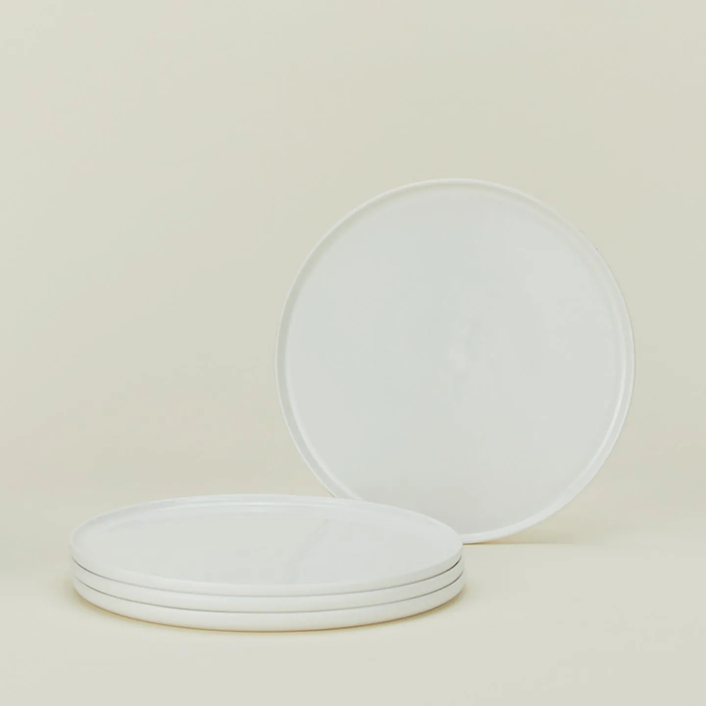 Simple Porcelain Dinnerware 16-Piece Set