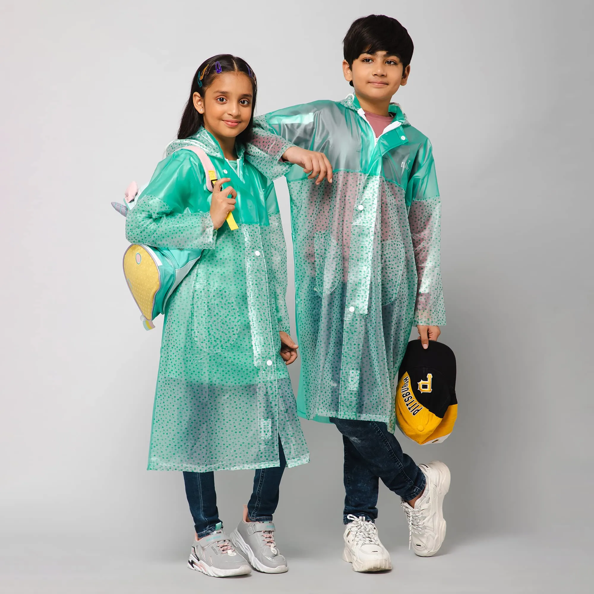 THE CLOWNFISH Misty Magic Series Unisex Kids Waterproof Single Layer PVC Longcoat/Raincoat with Adjustable Hood. Age-4-5 Years (Aqua Green)